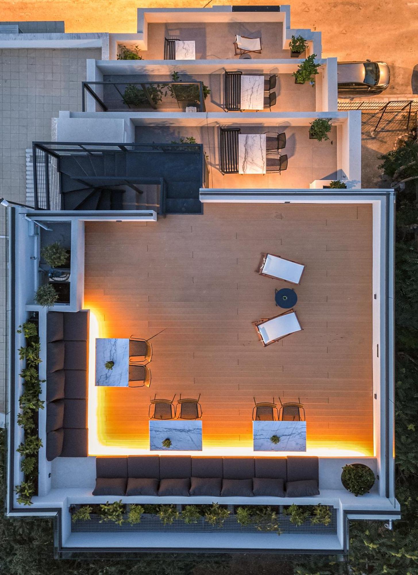 The Meta - Rooftop Access Downtown Apartment